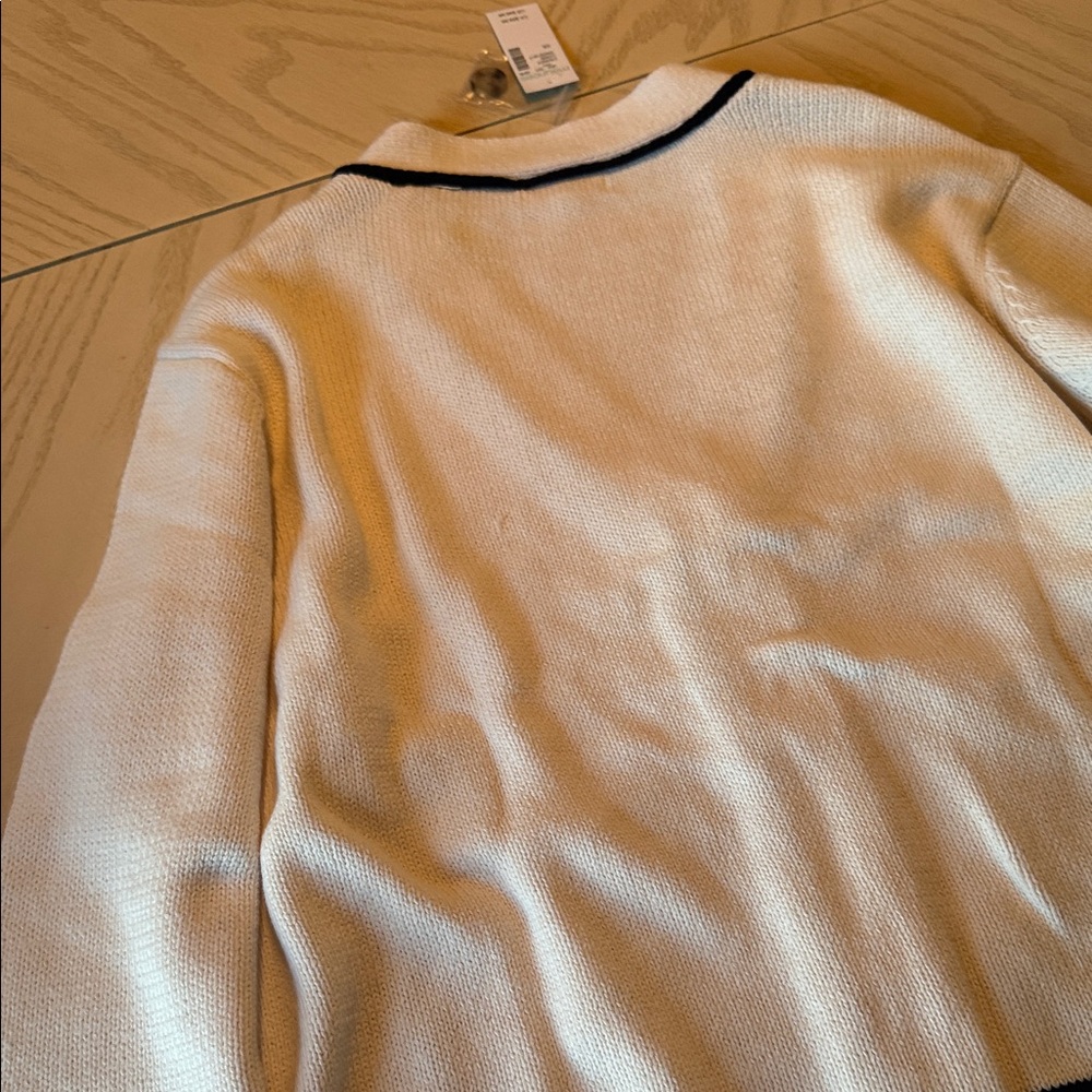 Maurices Cream and Black Floral Cardigan π§π»ββοΈ - Picture 14 of 15